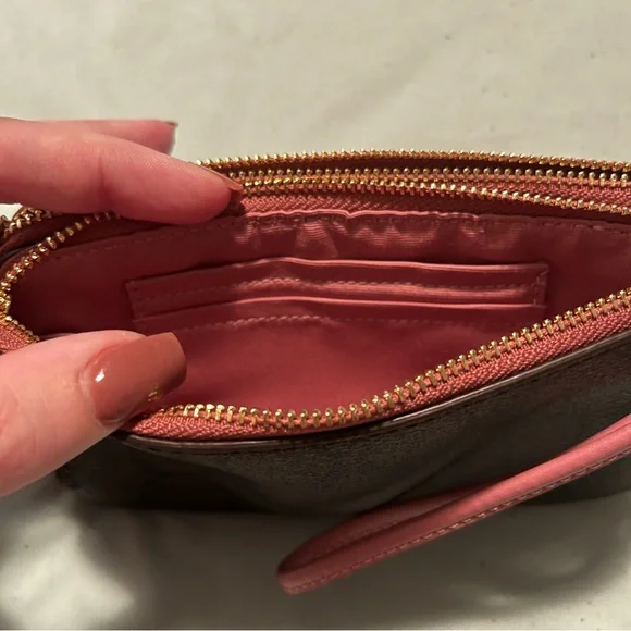 NEW Coach Wristlet - Picture 3 of 5